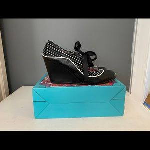 Poetic License Wedge Pumps Brightly Beaming